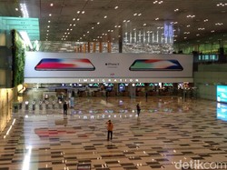 iPhone X Sambut Para Fanboy di Bandara Changi
