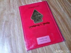 Unboxing Undangan Pernikahan Kahiyang di Solo, Apa Saja Isinya?