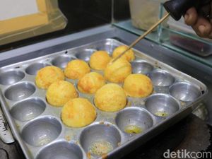 Nyam! Lembut Gurih Jajanan Kaki Lima Takoyaki dengan Saus Mayo dan Bubuk Nori Nyam! Lembut Gurih Jajanan Kaki Lima Takoyaki dengan Saus Mayo dan Bubuk Nori