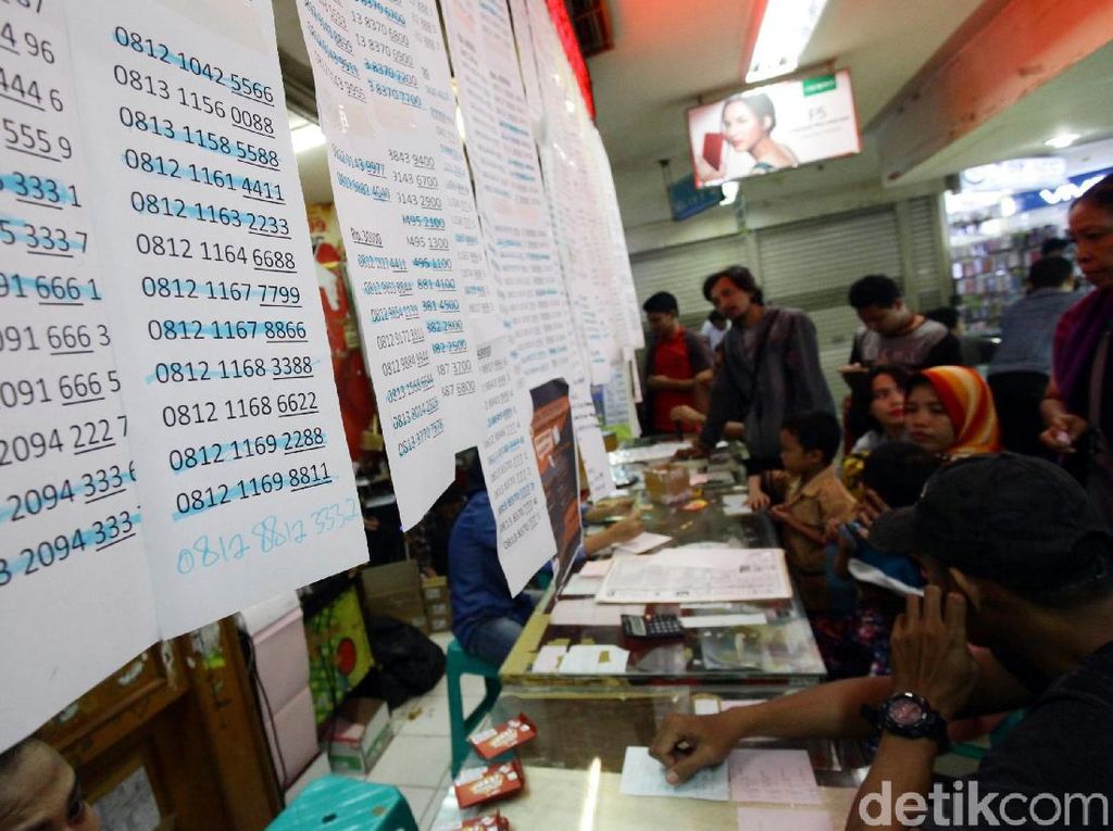 Selisih 45 Juta Data Registrasi SIM Card Dipertanyakan Selisih 45 Juta Data Registrasi SIM Card Dipertanyakan