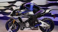 Man vs Machine: Saat Rossi Ditantang Robot Adu Kebut di Lintasan