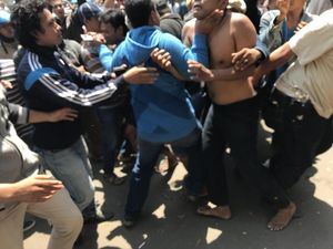 Demo Tolak Transportasi Online di Makassar Ricuh