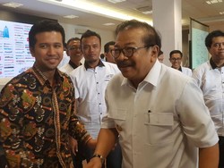 Survei Ini Sebut Bupati Emil Berpeluang Digandeng Khofifah