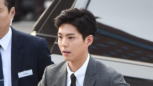 Pesona Park Bo Gum yang Curi Perhatian di Pernikahan Song Joong Ki
