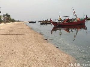 Pemkab: Air Laut jadi Hitam karena Limbah Perusahaan Pengolahan Ikan