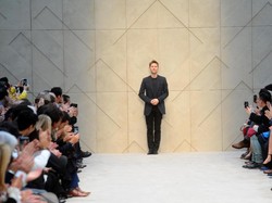 Burberry Ditinggalkan Sang Desainer Christopher Bailey