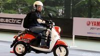 Motor Listrik Yamaha Resmi Mengaspal