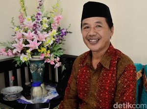 Senyum Semringah Tukang Urut Rumahnya Direnovasi Polres Jaksel