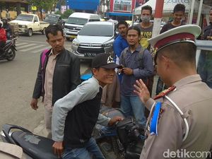 Ketika Bikers Ngumpet Hindari Razia Zebra di Karawang
