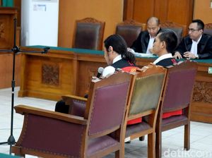 Ello dan Diego Maradona Dituntut 1 Tahun Penjara