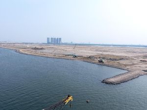 Tarik Raperda Reklamasi, Anies-Sandi Ingin Tahu Dampak Sosial