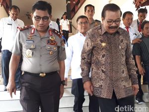 Gubernur Jatim akan Umumkan UMK Tahun 2018 Gubernur Jatim akan Umumkan UMK Tahun 2018