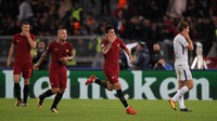 Di babak kedua, Chelsea makin tertinggal setelah Diego Perotti mencetak gol ketiga untuk Roma. Foto: Paolo Bruno/Getty Images
