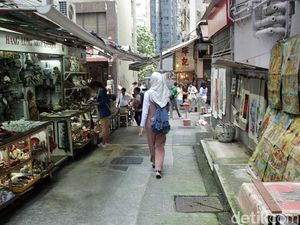 Foto: Pasar Barang Antik Berumur Ratusan Tahun di Hong Kong