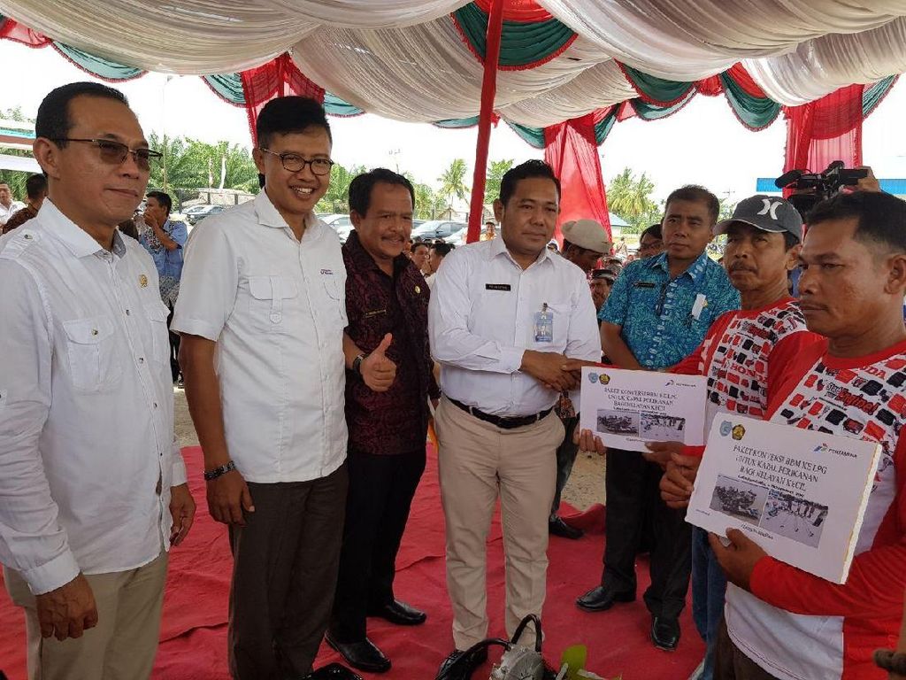 Pertamina Pasok 169 Paket Konverter Kit ke Nelayan Labuhan Batu Pertamina Pasok 169 Paket Konverter Kit ke Nelayan Labuhan Batu