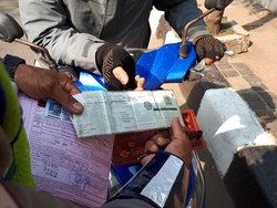 Pengendara yang Masuk Jalur Cepat Terjaring Operasi Zebra