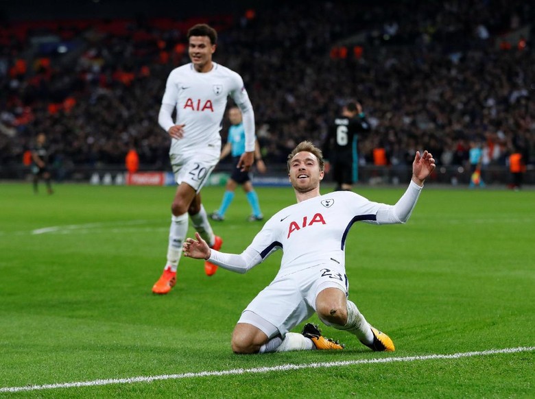 Dennis Bergkamp Jadi Rahasia Penampilan Mengilap Eriksen Dennis Bergkamp Jadi Rahasia Penampilan Mengilap Eriksen
