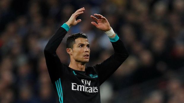 Ronaldo Tambah Koleksi Gol, Messi Tidak