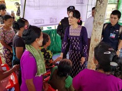 Saat Suu Kyi Tengok Wilayah Rakhine
