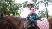 Gaya Menggemaskan Putri Ruben Onsu Saat Berkuda