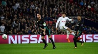 Di menit ke-56, gawang Madrid kembali bobol. Alli sekali lagi menjebol gawang Madrid untuk menggandakan keunggulan Spurs. Foto: Dylan Martinez/REUTERS
