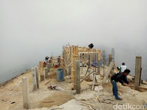 Pembangunan Infrastruktur Publik di Puncak Ijen Dikeluhkan Wisatawan