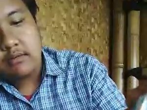 Heboh Pria Jaman Now, Makan Ayam Campur Sabun Colek Sambil Live FB Heboh Pria Jaman Now, Makan Ayam Campur Sabun Colek Sambil Live FB