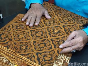 Beskap dan Motif Batik Pilihan Keluarga Jokowi di Nikahan Kahiyang