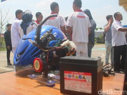 Siswa SMK Brebes Ciptakan Helm Pintar Terhubung dengan Mesin Motor