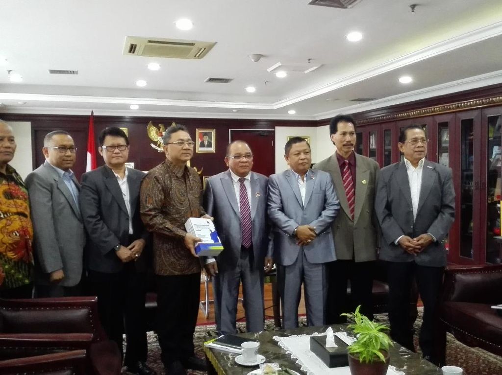 Demokrasi Mahal Rentan Menciptakan Perilaku Korupsi Demokrasi Mahal Rentan Menciptakan Perilaku Korupsi