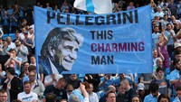 Laga ini sekaligus menyajikan sikap berbeda dari suporter City dan Arsenal terhadap manajer masing-masing. City, yang melakoni laga kandang terakhir di musim tersebut, memberikan penghormatan kepada Manuel Pellegrini yang akan digantikan Pep Guardiola. (Foto: Alex Livesey/Getty Images)