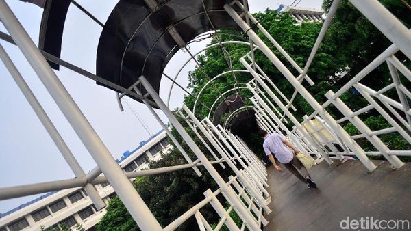 Kondisi JPO KS Tubun Sungguh Memprihatinkan