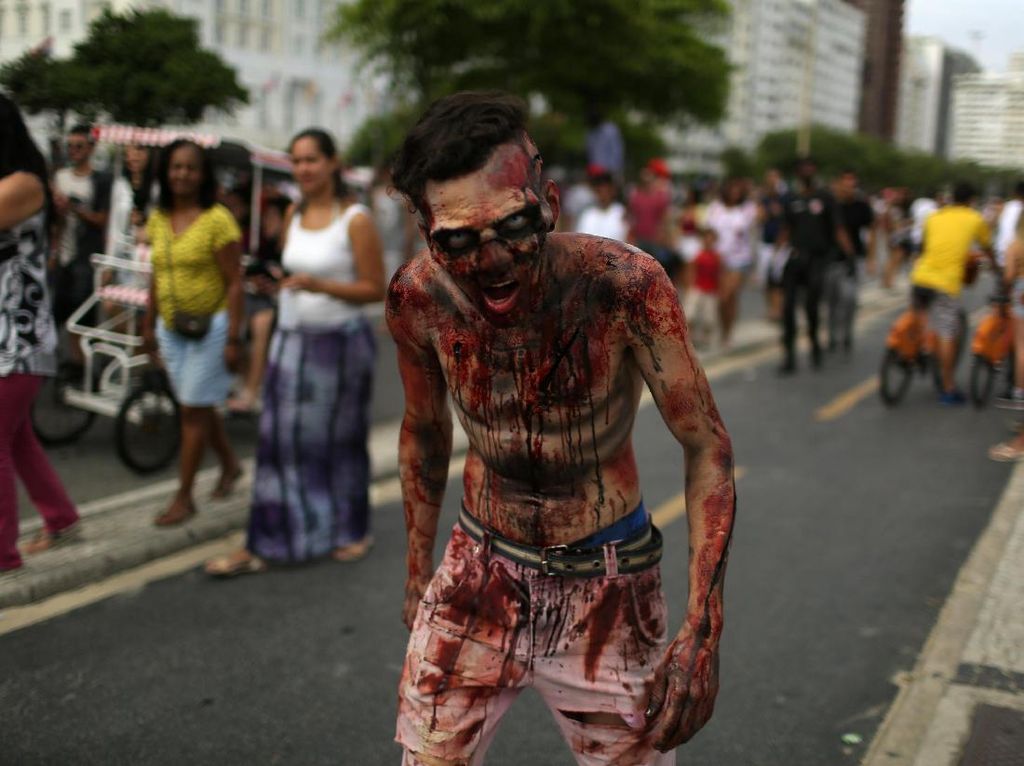 Oh Seram! Banyak Zombie di Jalanan Santiago Oh Seram! Banyak Zombie di Jalanan Santiago