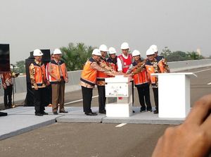 Jokowi: Bismillahhirrahmanirrahim, Saya Resmikan Jalan Tol Becakayu