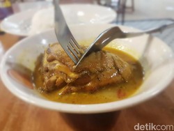 Sedap! Ayam Asap Sory Warisan Nenek yang Berpadu dengan Rempah dari Sukabumi