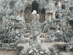 Jangan Sentuh Patung Perawan Sunti Nanti Jomblo Seumur Hidup