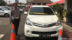 Penampakan Mobil Penerobos Hadangan 10 Polisi di Tangerang