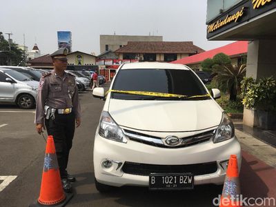 Penampakan Mobil Penerobos Hadangan 10 Polisi di Tangerang