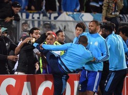 Aksi Evra Mengingatkan akan Tendangan Kung-fu Cantona