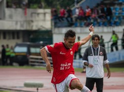 Tak Mau Komentari Wasit, Emral Anggap Persib Sudah Tampil Oke