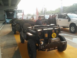 Jajal Tol Becakayu, Jokowi Konvoi Naik Jeep Zaman Perang Dunia II
