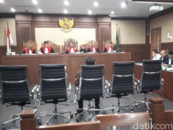 Berkali-kali Ditanya Hakim soal Aliran Duit e-KTP, Novanto: Fitnah