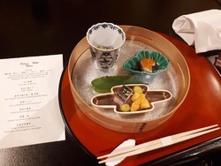 Begini Pengalaman Menyantap Set Menu Mewah di Resto Jepang Bergaya Tradisional