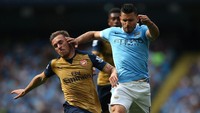 City gantian menjamu Arsenal pada 8 Mei, pada pertemuan kedua Premier League musim 2015/2016. Pertandingan berlangsung ketat dengan City dua kali unggul lewat Sergio Aguero dan Kevin de Bruyne, tapi Arsenal juga dua kali membalas melalui Olivier Giroud dan Alexis Sanchez. Skor akhir 2-2. (Foto: Alex Livesey/Getty Images)