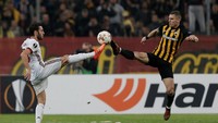 Milan hanya melepaskan lima tembakan sepanjang laga, 2 di antaranya on target. Sementara AEK punya 11 tembakan, empat di antaranya menemui bidang sasaran (REUTERS/Alkis Konstantinidis)