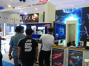 Papan Tulis Interaktif Bikin Rapat Lebih Modern