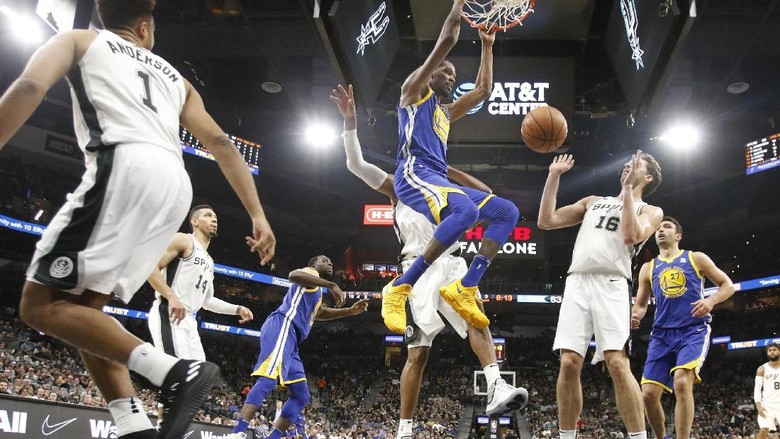 Warriors Benamkan Spurs 112-92 Warriors Benamkan Spurs 112-92