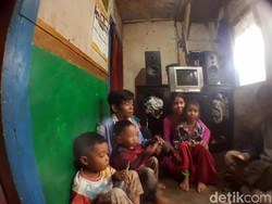 Bayangkan, Rumah 3x4 Meter di Sukabumi Ini Dihuni 10 Orang