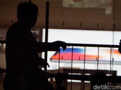 Rela Begadang Menyambut iPhone X