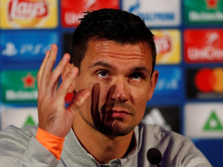 Usai Ancaman Pembunuhan, Lovren Jadi Pemain Terbaik Liverpool Bulan Oktober